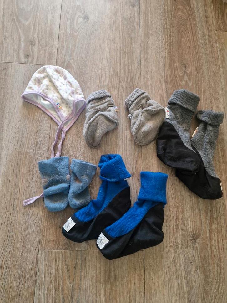 Wollen manymonths mutsje sokjes en sloffen maat 68/74/80, Kinderen en Baby's, Babykleding | Maat 68, Zo goed als nieuw, Jongetje of Meisje
