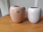2 roze minivaasjes Delfos.Zoeterwoude, Overige kleuren, Aardewerk of Porselein, Ophalen of Verzenden, Zo goed als nieuw