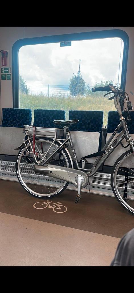 E bike rih, Fietsen en Brommers, Fietsen | Dames | Damesfietsen, Zo goed als nieuw, Overige merken, (Extra) lage instap, Versnellingen