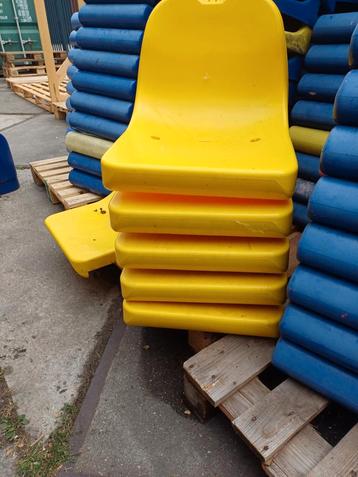 cambuur stadion stoeltjes,nostalgie op =op beschikbaar voor biedingen