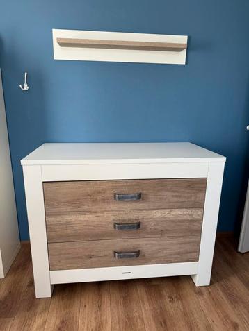 Kidsmill robuuste commode voor babykamer beschikbaar voor biedingen