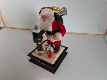 Kerstmannen Holiday Creations  beschikbaar voor biedingen