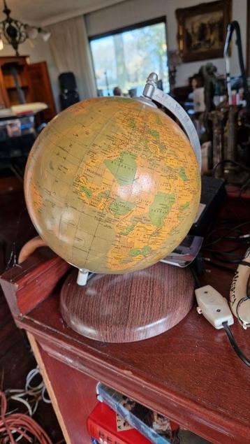 Vintage Verlichte Wereldbol Jaren '60/'70 beschikbaar voor biedingen