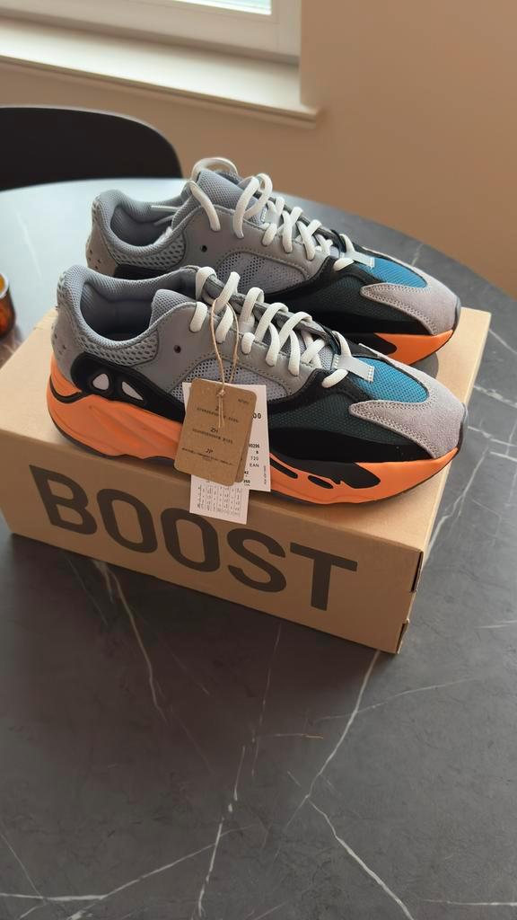 Adidas Yeezy Boost 700 | Maat 42 | Deadstock | GW0296, Kleding | Heren, Schoenen, Nieuw, Sneakers of Gympen, Overige kleuren, Ophalen of Verzenden