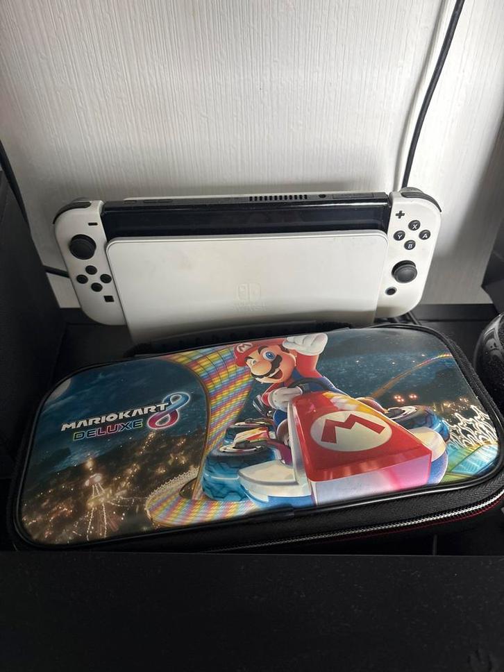 Nintendo Switch OLED - Zo goed als nieuw!, Spelcomputers en Games, Spelcomputers | Nintendo Switch, Zo goed als nieuw, Switch OLED