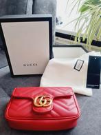 Gucci marmont crossbag mini rood leer, Ophalen of Verzenden, Zo goed als nieuw, Rood