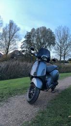 Vespa sprint 2017, Fietsen en Brommers, Scooters | Vespa, Ophalen, Maximaal 45 km/u, Vespa S, Zo goed als nieuw