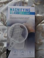 Leesloupe Magnifying Glass met licht, Ophalen of Verzenden, Zo goed als nieuw, Vergrootglas of Loep