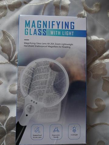 Leesloupe Magnifying Glass met licht beschikbaar voor biedingen