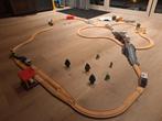 Houten treinbaan met veel accessoires!!, Kinderen en Baby's, Ophalen of Verzenden, Gebruikt, Overige typen