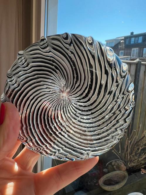Vintage Murano Italy Paperweight Zwart Wit Spiralen 70’s, Antiek en Kunst, Antiek | Glas en Kristal, Ophalen of Verzenden