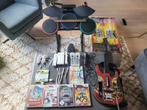 Wii Guitar Hero set, drumstel, gitaar, microfoon + spellen, Spelcomputers en Games, Ophalen, Gebruikt, Overige genres, 3 spelers of meer