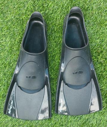 Drie paar FLIPPERS maat 37-38 of 39-40 of 40-41 beschikbaar voor biedingen