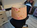 Roze lampenkap met bloemenprint - 59/40 x 30 cm, Huis en Inrichting, Gebruikt, 25 tot 50 cm, Rond, Bloemen