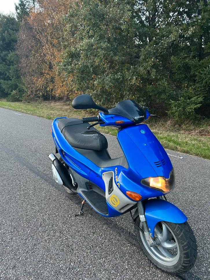 Gilera Runner DD 2002 - Zeer Zeldzame Fluo Blu Kleur, Fietsen en Brommers, Scooters | Piaggio, Zo goed als nieuw, Overige modellen