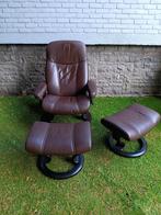 Authentieke Stressless relaxzetel met 2 voetenbankjes, Huis en Inrichting, Fauteuils, Ophalen, Zo goed als nieuw, Hout