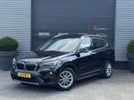BMW X1 sDrive20i Centennial Executive | Panoramadak | Naviga, 1998 cc, Stof, Euro 6, Zwart