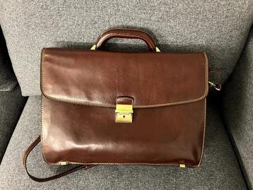 leren tas Tony Perotti beschikbaar voor biedingen