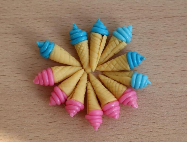 Lekkere ijshoorntjes in verschillende smaken., Verzamelen, Poppenhuizen en Toebehoren, Nieuw, Gebruiksvoorwerp, Ophalen of Verzenden