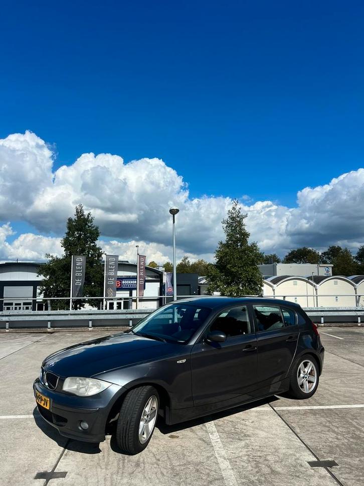 BMW 1-Serie 2.0 118I 2005 Grijs, Auto's, BMW, Particulier, 1-Serie, Airconditioning, Benzine, C, Hatchback, Handgeschakeld, Origineel Nederlands