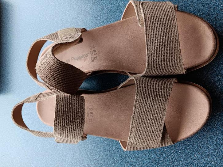 Sandalen maat 40 hush puppies, Kleding | Dames, Schoenen, Zo goed als nieuw, Sandalen of Muiltjes, Beige, Ophalen of Verzenden