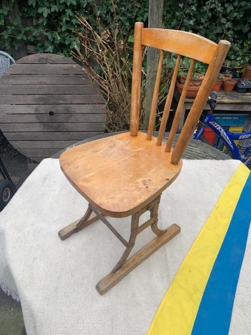 Zweeds miniatuur stoeltje, Antiek en Kunst, Antiek | Meubels | Stoelen en Banken, Ophalen of Verzenden