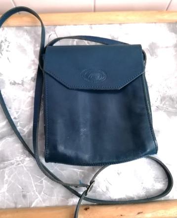 Blauw leer tasje met klep Supreme Quality € 20,00 beschikbaar voor biedingen
