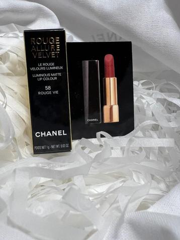 Chanel Rouge Allure Velvet mini lipstick NIEUW