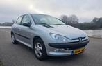 Peugeot 206 * BOMVOL OPTIES * RIJKLAAR * NIEUWE APK *, Auto's, Voorwielaandrijving, Zwart, 4 cilinders, Origineel Nederlands