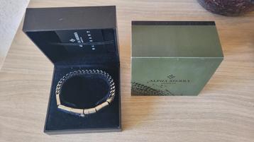 Stalen armband beschikbaar voor biedingen