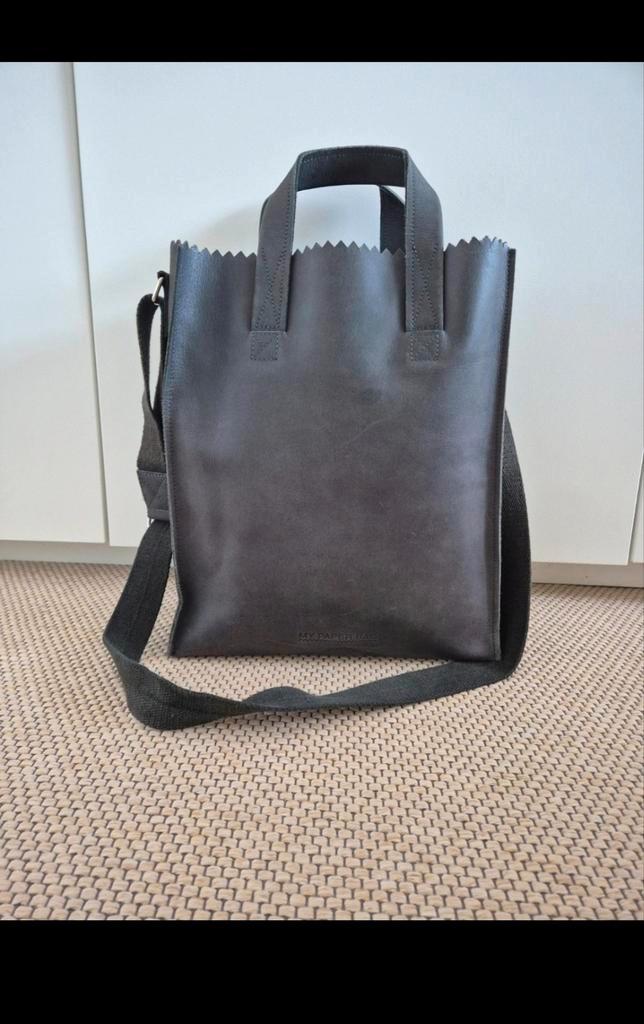 Myomy Paperbag Zwart - Schoudertas van Leer, Sieraden, Tassen en Uiterlijk, Tassen | Schoudertassen, Zo goed als nieuw, Overige merken