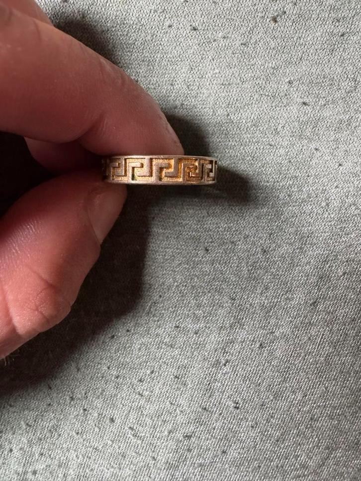 Versace Ring, Sieraden, Tassen en Uiterlijk, Ringen, Zo goed als nieuw, Dame of Heer, 18 tot 19, Goud, Overige materialen, Ophalen of Verzenden