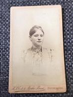 CDV, Vrouw, H.P.E. de la Roche Busé, Heerenveen 5, Ophalen of Verzenden, Voor 1940, Gebruikt, Foto
