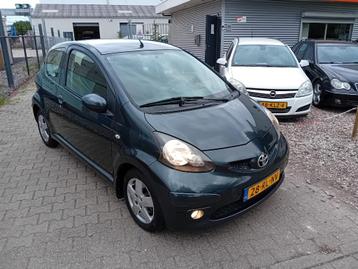 Toyota Aygo 1.0 12V Vvt-i 3DRS 2005 Grijs AIRCO!! NWE APK!! beschikbaar voor biedingen