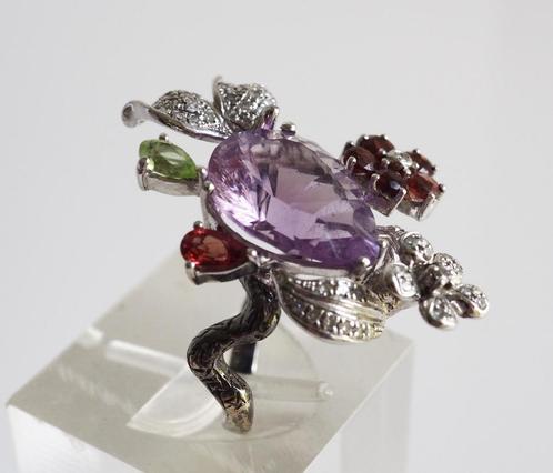 Bijzondere 18 krt gouden ring met edelsteen en diamant, Sieraden, Tassen en Uiterlijk, Ringen, Zo goed als nieuw, Dame, 17 tot 18