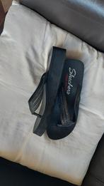 Als nieuw zwart ds skechers teenslippers mt 39, Kleding | Dames, Schoenen, Slippers, Skechers, Zwart, Ophalen of Verzenden