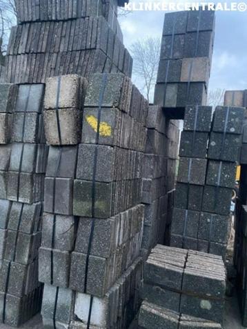 300m2 grijs gebruikte betontegels 30x30x4,5cm stoeptegels beschikbaar voor biedingen