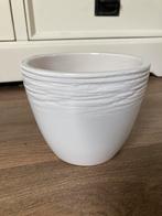 Witte bloempot, Rond, Ophalen of Verzenden, Zo goed als nieuw, Aardewerk