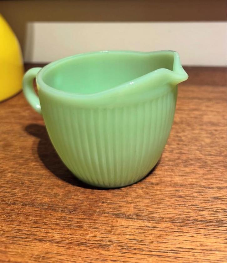 Fireking jadeite melkkan, Huis en Inrichting, Keuken | Servies, Zo goed als nieuw, Overige typen, Overige stijlen, Glas, Ophalen of Verzenden