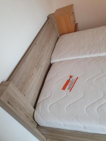 Tweepersoonsbed (80x200) + Matrassen - Snel Ophalen! beschikbaar voor biedingen