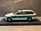 BMW 5-serie E39 Touring Polizei 1:18 Triple9, Hobby en Vrije tijd, Modelauto's | 1:18, Ophalen of Verzenden, Zo goed als nieuw