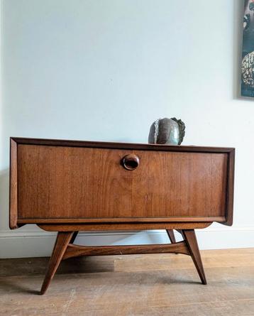 Louis van Teeffelen tv dressoir lowboard Webe mid Century  beschikbaar voor biedingen