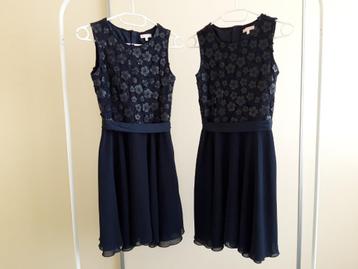 Donkerblauwe jurk. Maat 170 (XS). Blauw. Kant. Cocktailjurk beschikbaar voor biedingen