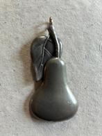 Antiek vintage broche  tin handgemaakt " peer ", Ophalen of Verzenden, Overige materialen, Broche