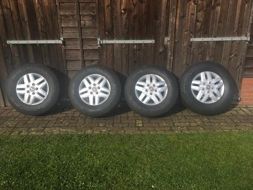 Fiat Ducato heavy chassis, 225x 75x16. 1500 km gebruikt., Auto-onderdelen, Banden en Velgen, Banden en Velgen, Zomerbanden, 17 inch