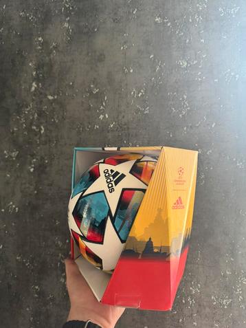 Adidas Champions League Finale 2022 Official Matchball beschikbaar voor biedingen
