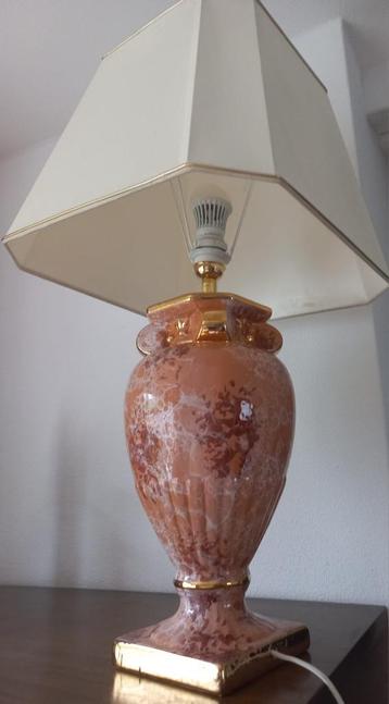 schemerlamp beschikbaar voor biedingen