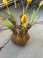 Bronskleurige tulpen vaas incl de tulpen en takken, Huis en Inrichting, Woonaccessoires | Kunstplanten en Kunstbloemen, Ophalen of Verzenden