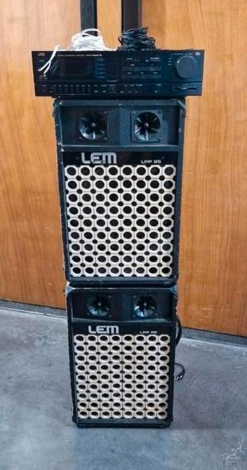 JVC AX-70 200W versterker met 2x250W LEM LPP95 luidsprekers beschikbaar voor biedingen