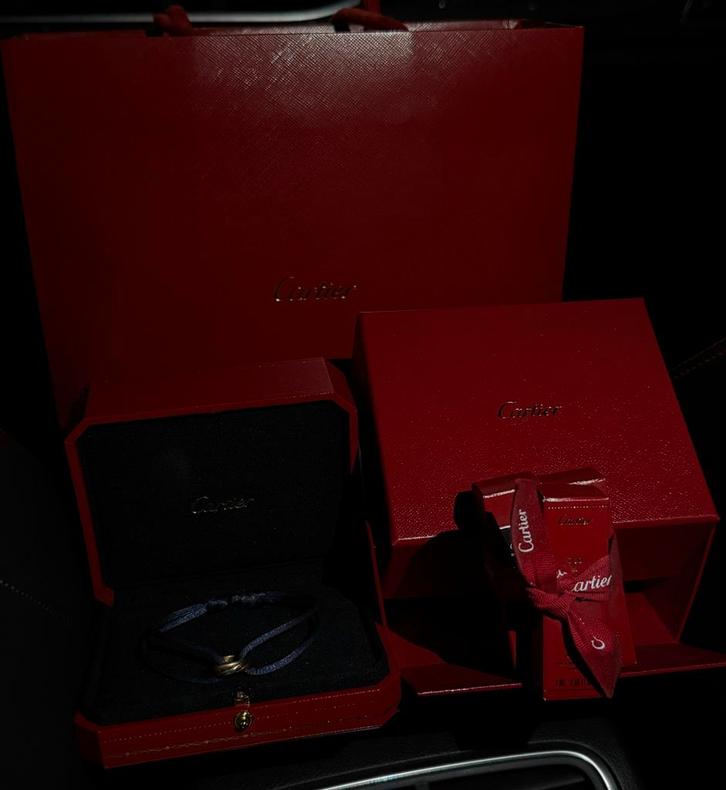 Cartier Trinity Armband - Volledige Set, Sieraden, Tassen en Uiterlijk, Armbanden, Nieuw, Goud, Blauw, Met bedels of kralen, Ophalen of Verzenden